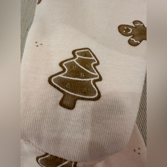 *SOLD* ๐ Baby 18 Mth Gingerbread Footed Sleeper Petit Lem - Picture 7 of 8